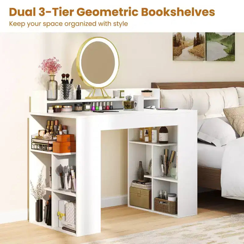 43 Schreibtisch mit Steckdosen, Monitorablage, Bücherregal und Kabelloch