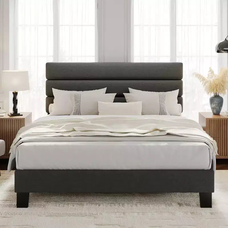 Bettrahmen mit verstellbarem Kopfteil, stoffbezogen und mit Holzlattenrost, kein Boxspringbett erforderlich