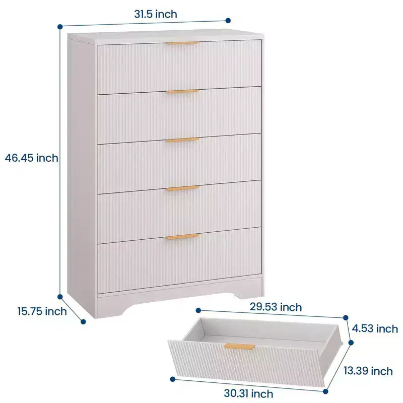 Kommode mit 5 Schubladen, geriffelten Schubladenfronten und goldfarbenen Griffen, hoher Stauraum für das Schlafzimmer