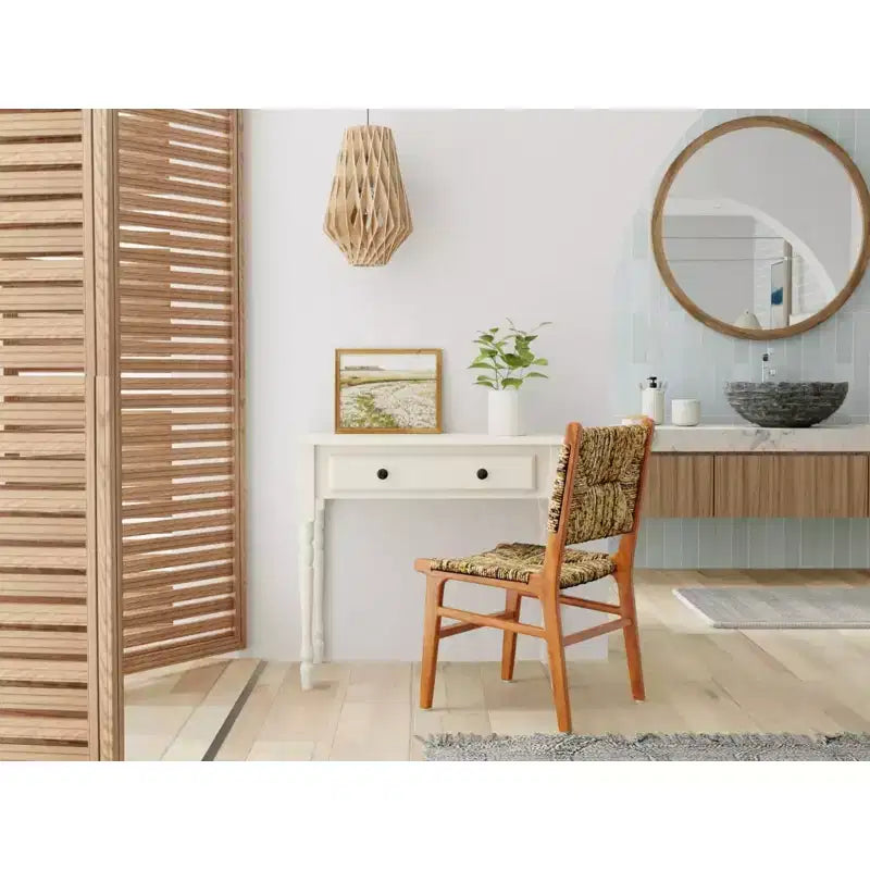 Schreibtisch aus Holz mit Schubladen
